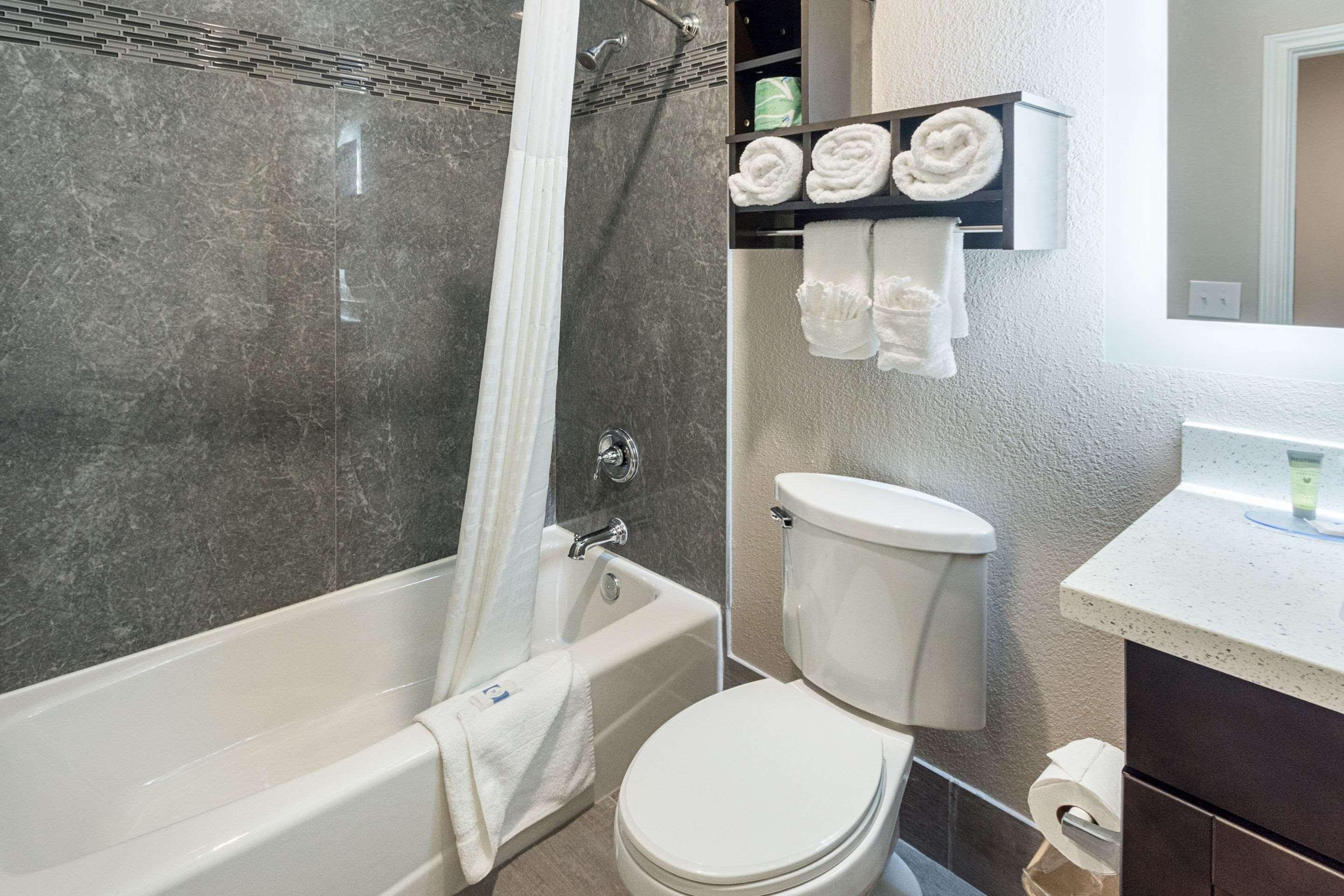 Jersey Village Econo Lodge Inn & Suites Houston Nw-Cy-Fair מראה חיצוני תמונה
