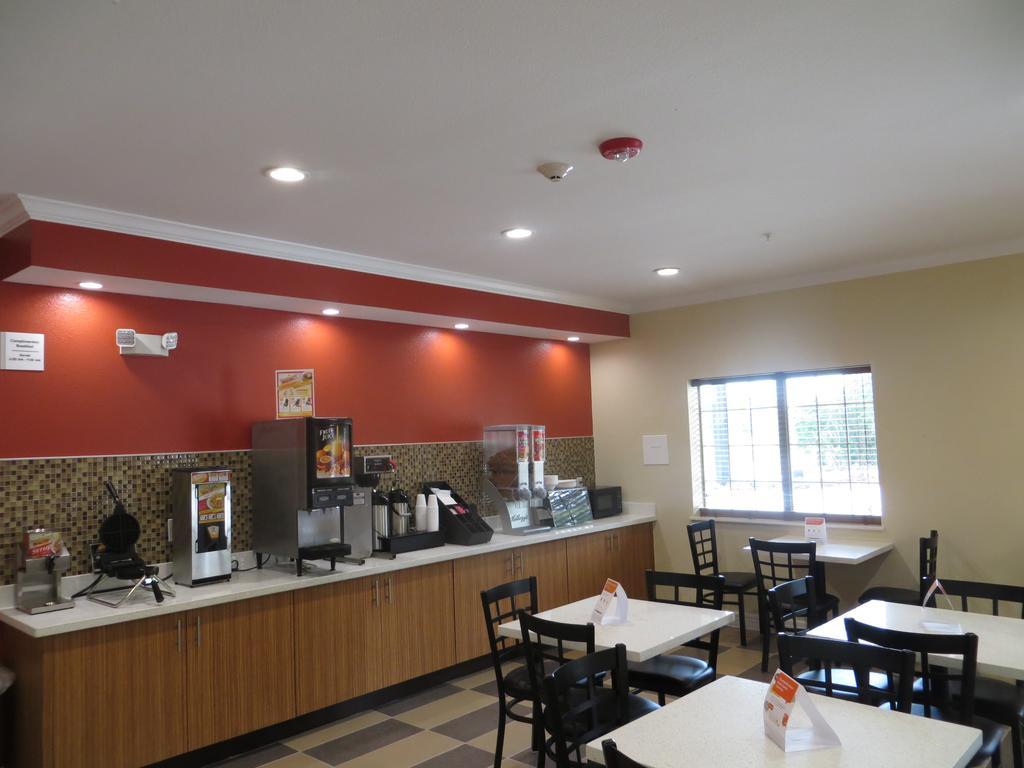 Jersey Village Econo Lodge Inn & Suites Houston Nw-Cy-Fair מראה חיצוני תמונה