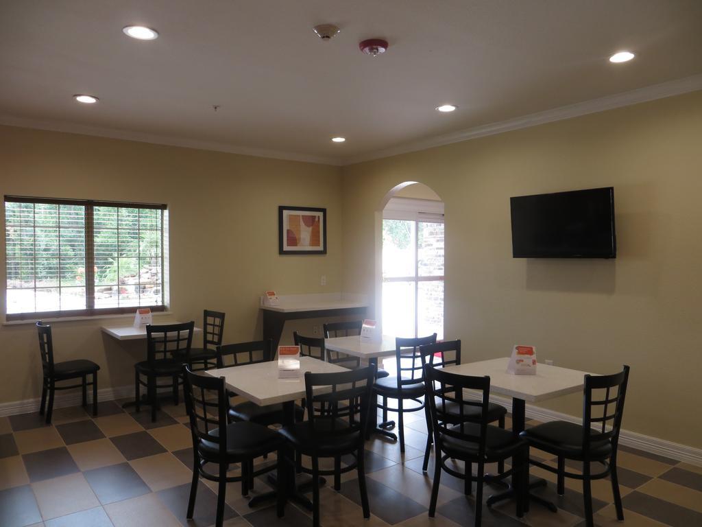 Jersey Village Econo Lodge Inn & Suites Houston Nw-Cy-Fair מראה חיצוני תמונה