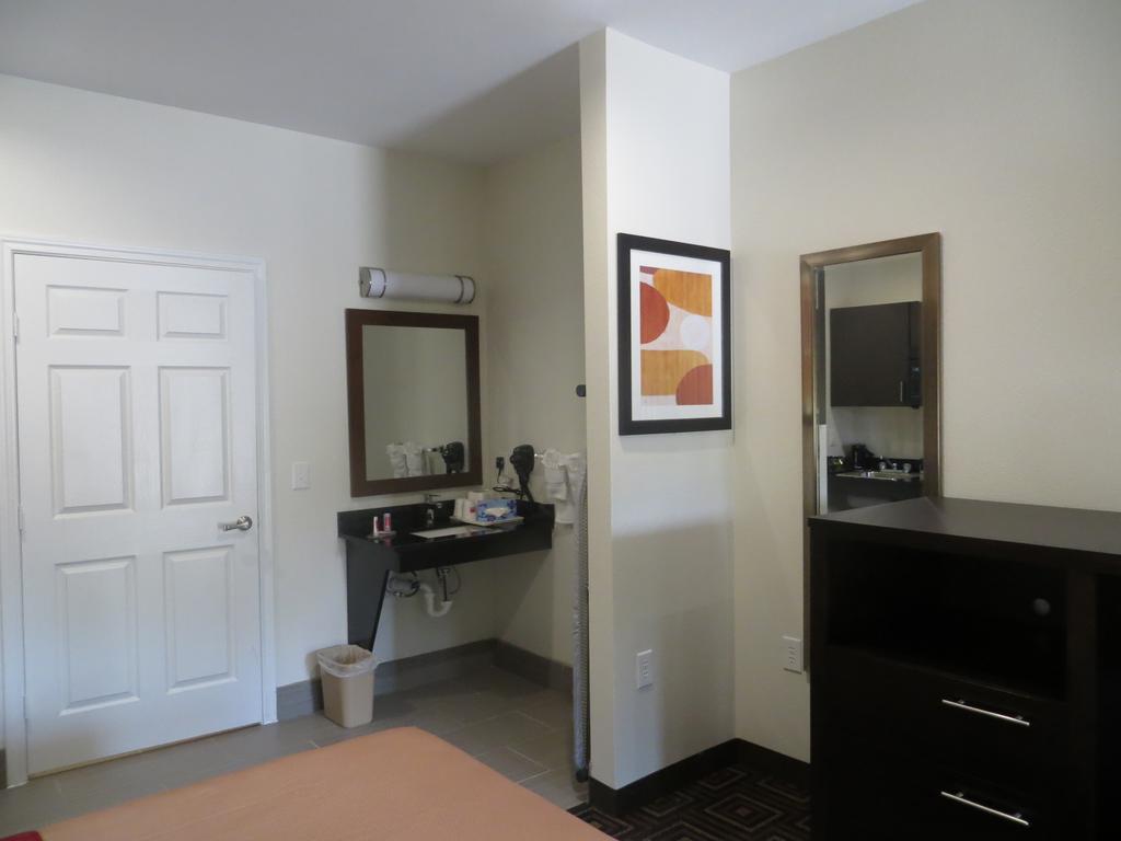 Jersey Village Econo Lodge Inn & Suites Houston Nw-Cy-Fair מראה חיצוני תמונה