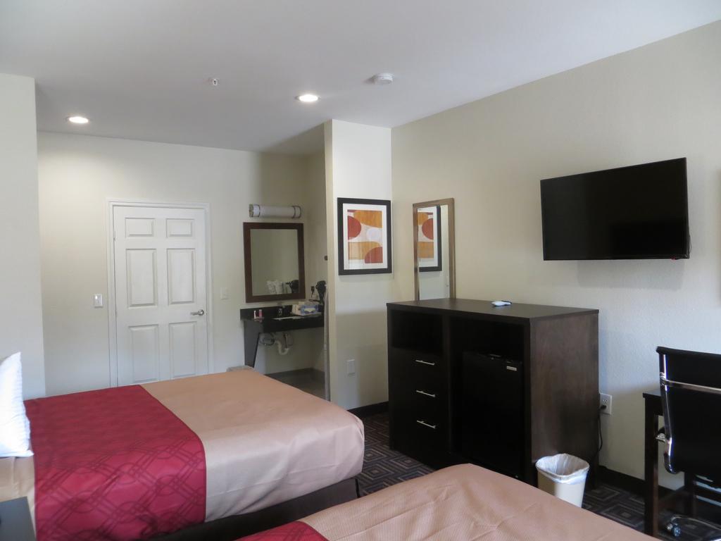 Jersey Village Econo Lodge Inn & Suites Houston Nw-Cy-Fair מראה חיצוני תמונה