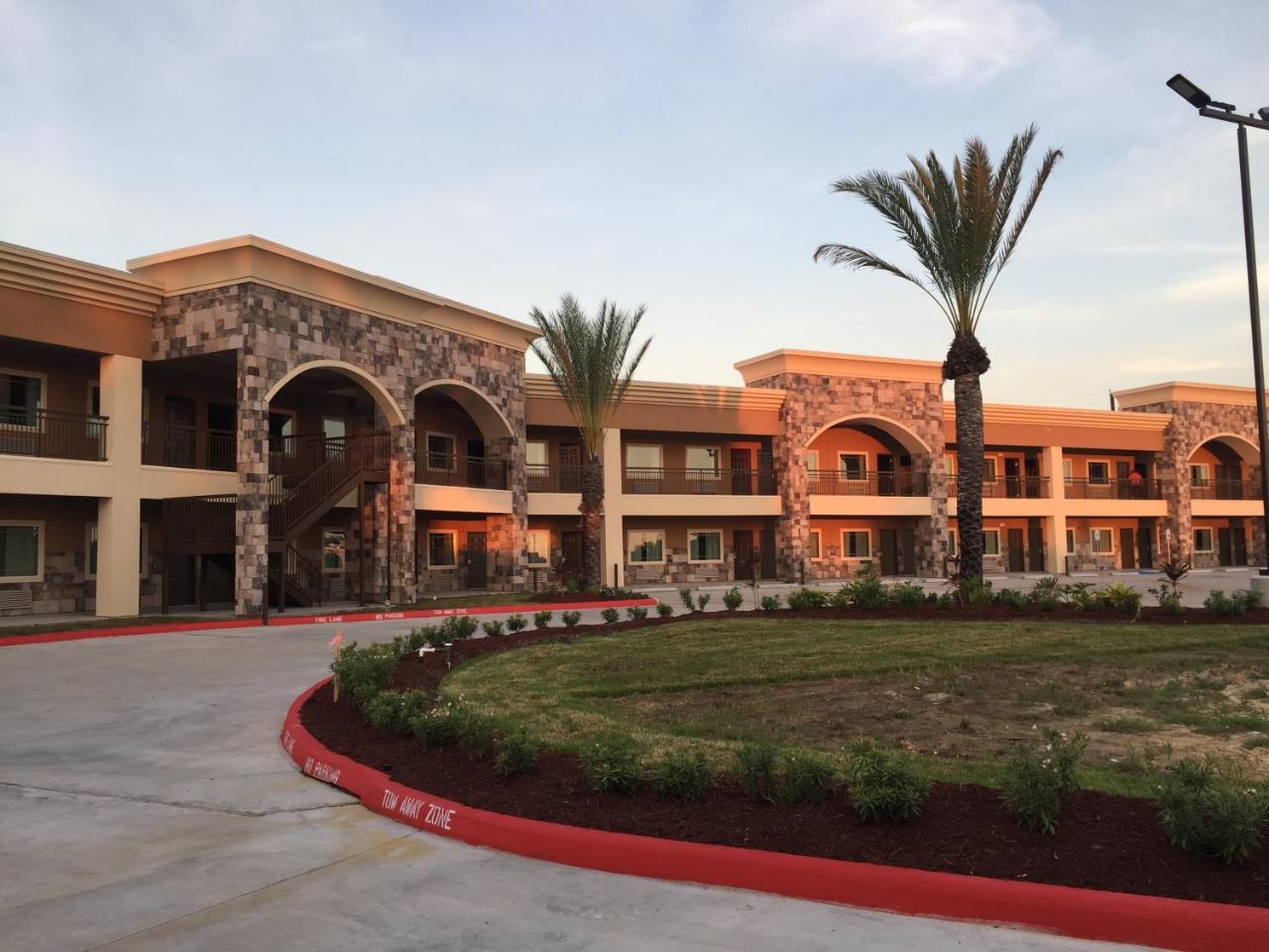 Jersey Village Econo Lodge Inn & Suites Houston Nw-Cy-Fair מראה חיצוני תמונה