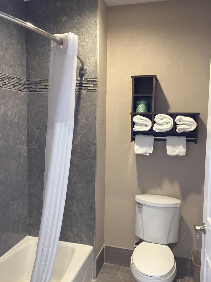 Jersey Village Econo Lodge Inn & Suites Houston Nw-Cy-Fair מראה חיצוני תמונה
